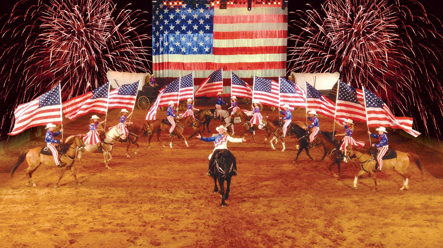 Majestic Gatlinburg Hot Tub Cabin Rental for Groups