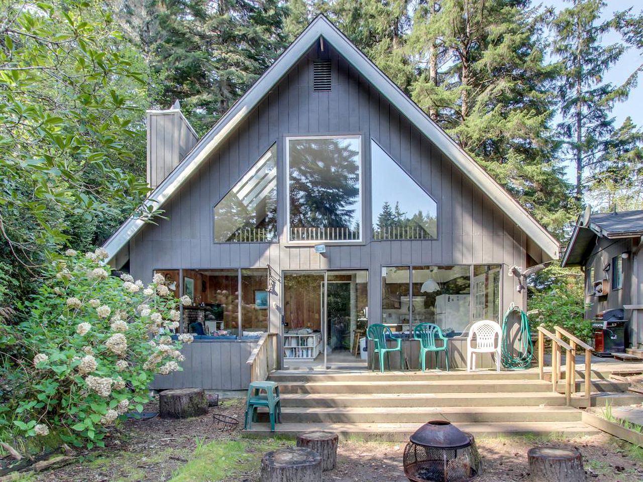 Cabin Rental on Woahink Lake, Oregon