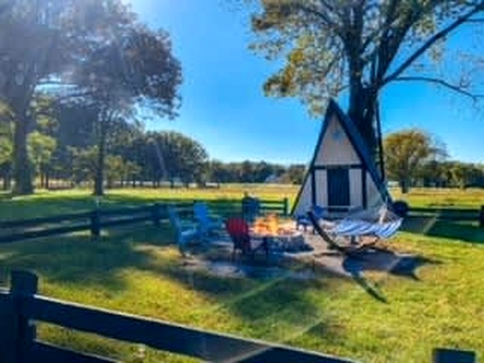 Cozy Farm Cabin with Memory Foam Beds & Hammock near Old Hickory Lake – Lebanon, Tennessee