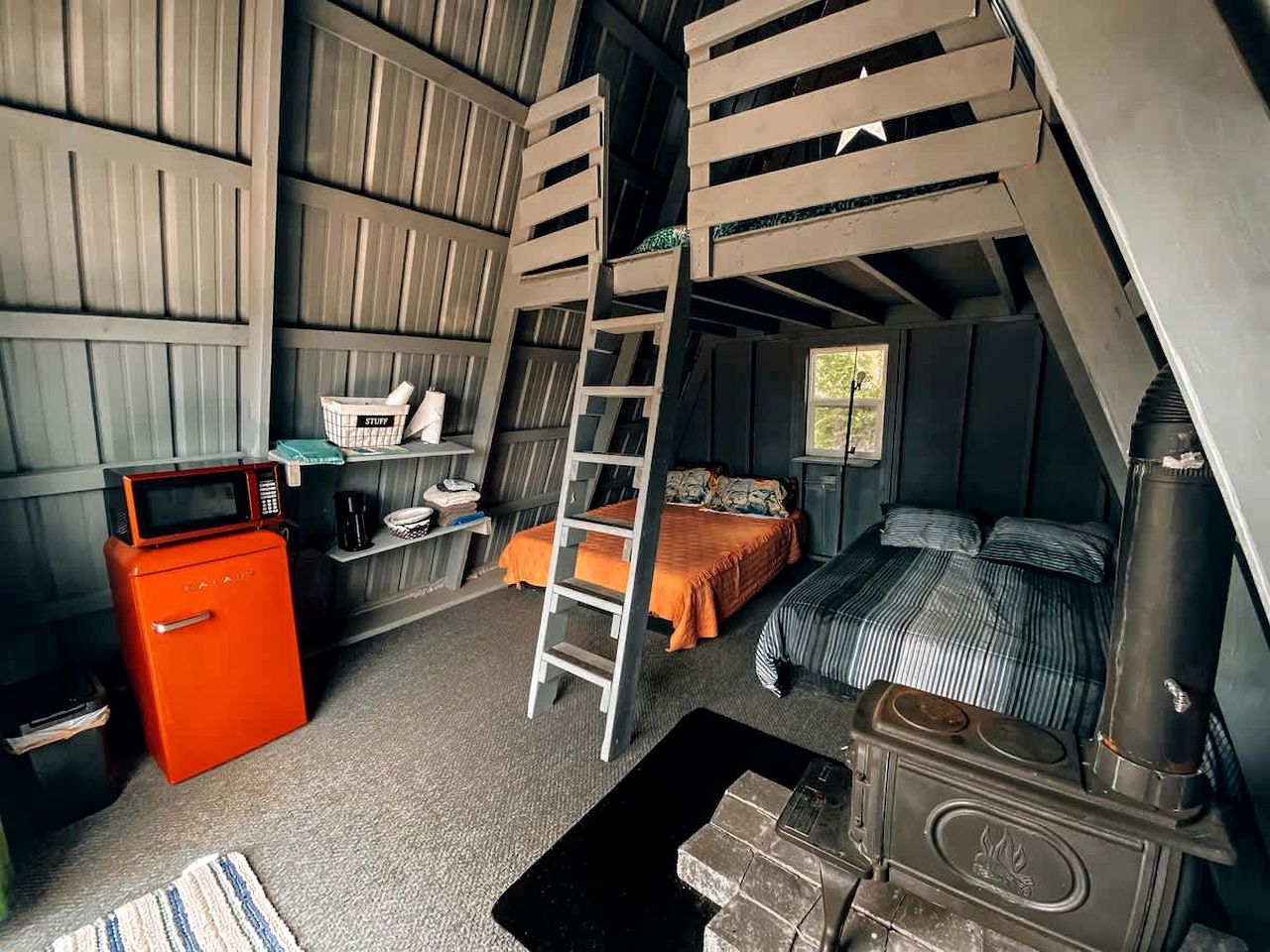 Cozy Family Cabin Near Barn & Restrooms – Pet-Friendly Stay with Fire Pit & Country Breakfast in Gallatin, Tennessee