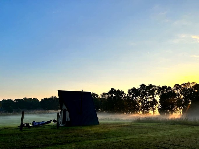 A-Frames (United States of America, Lebanon, Tennessee)