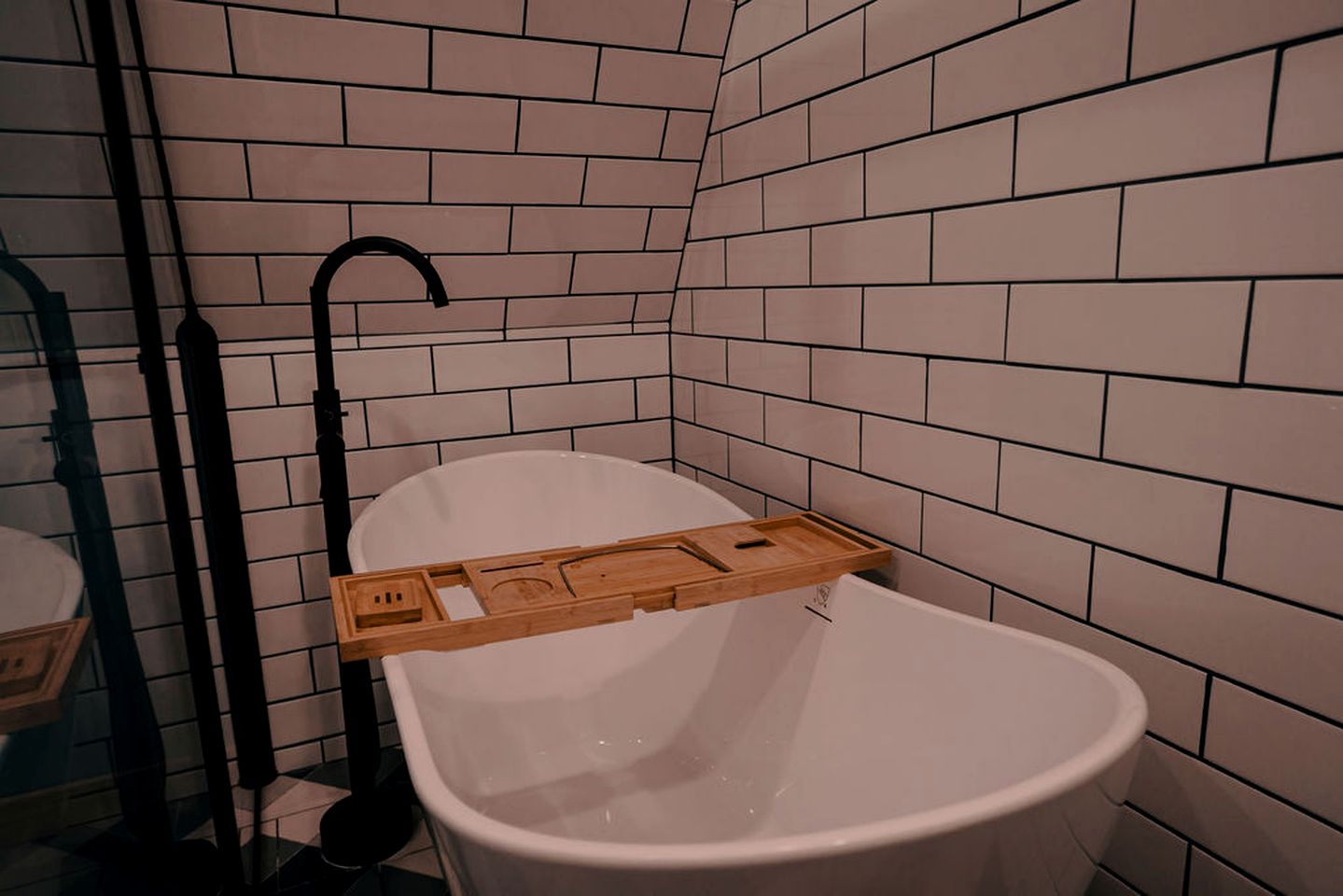 Rustic Off-Grid A-frame with Hot Tub and Sauna near the Grand Canyon for a Unique Escape in Williams, Arizona