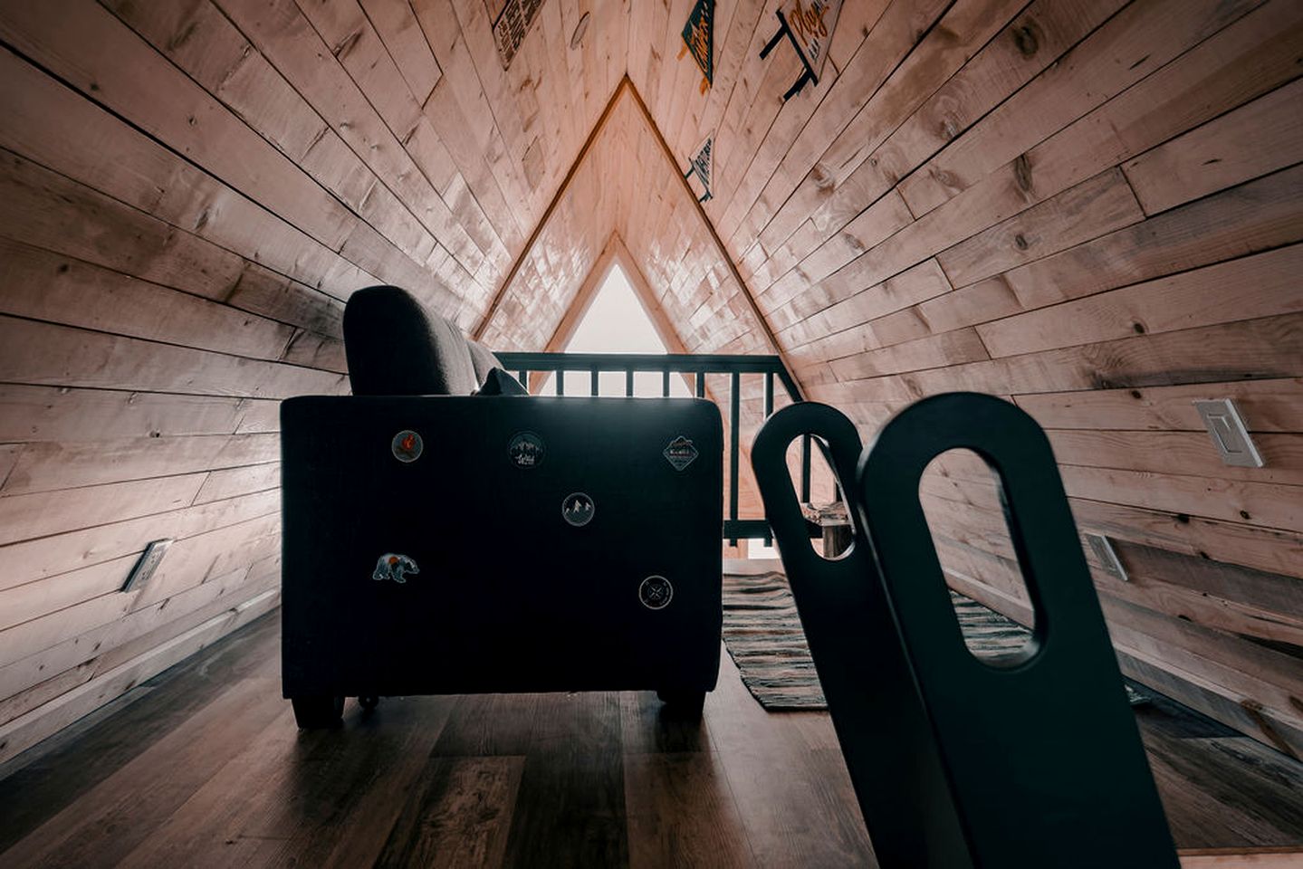 Rustic Off-Grid A-frame with Hot Tub and Sauna near the Grand Canyon for a Unique Escape in Williams, Arizona