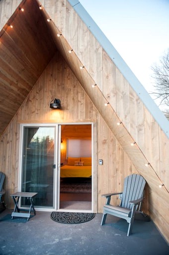 Cozy A-Frame Cabin in the Heart of Paradise Valley for a Unique Escape in Emigrant, Montana