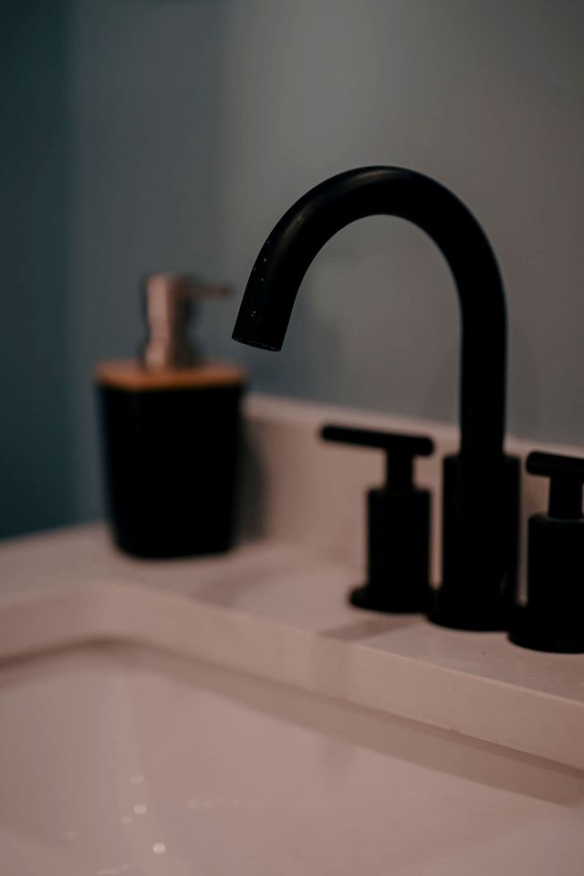 Rustic Off-Grid A-frame with Hot Tub and Sauna near the Grand Canyon for a Unique Escape in Williams, Arizona