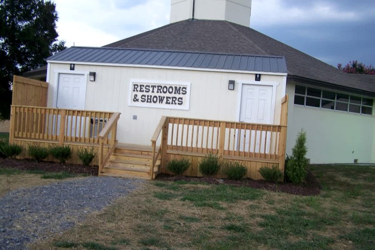 A-Frames (United States of America, Lebanon, Tennessee)