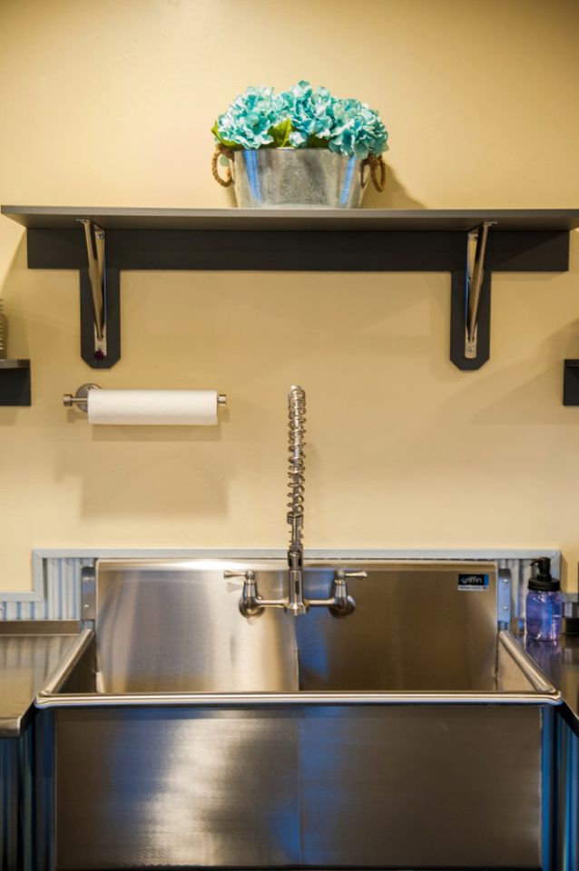 Stylish A-Frame Cabin Retreat with Shared Amenities & Scenic Views in Emigrant, Montana