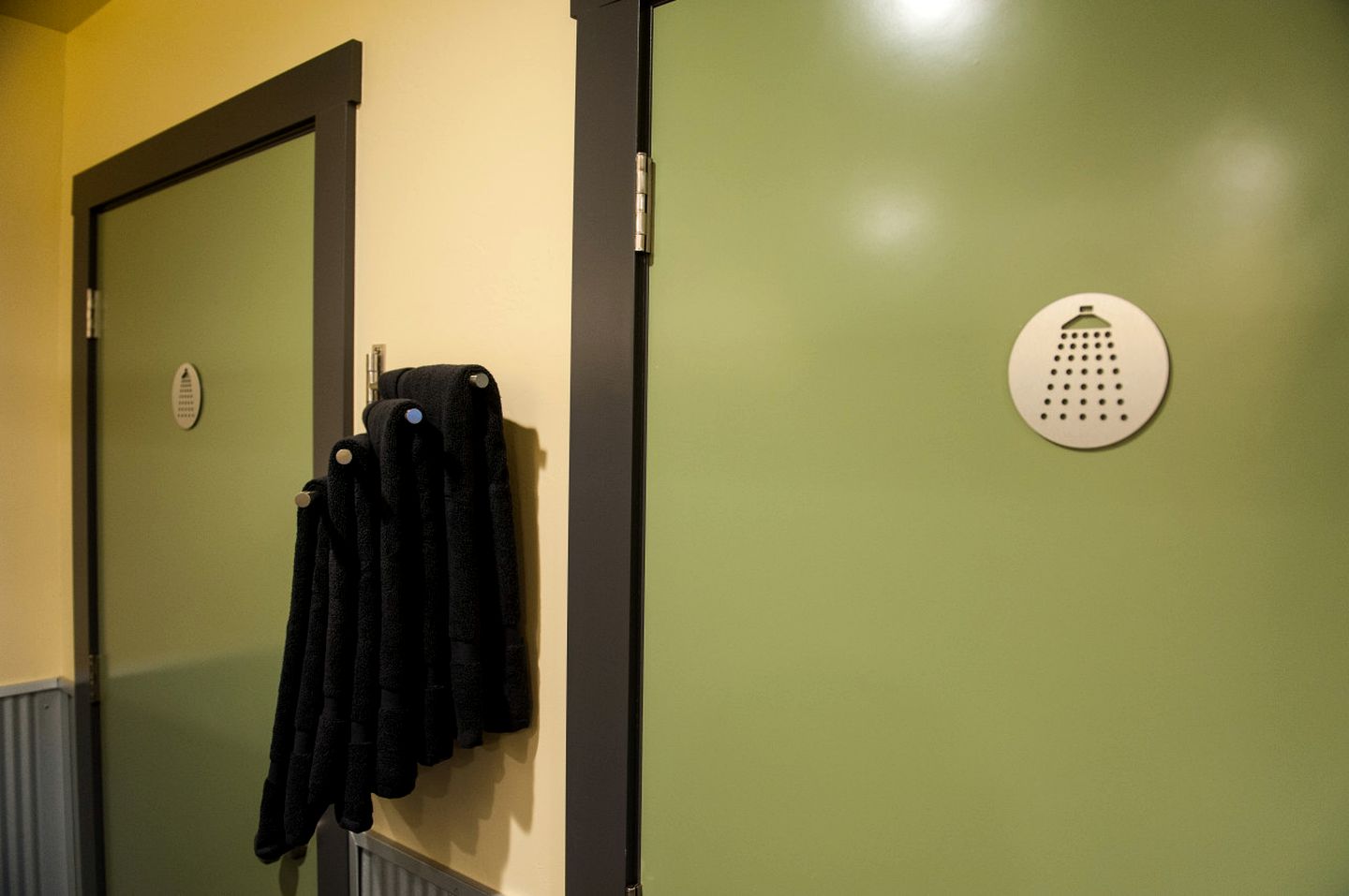 Beautiful A-Frame Cabin on a Wonderful Glampground for an Unforgettable Retreat in Emigrant, Montana