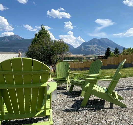 Cabins (United States of America, Emigrant, Montana)