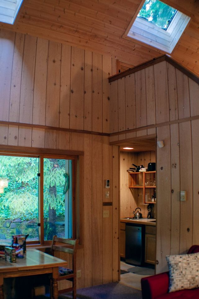 Fabulous Luminous Cottages Fully Equipped Perfect for Couples in Oregon