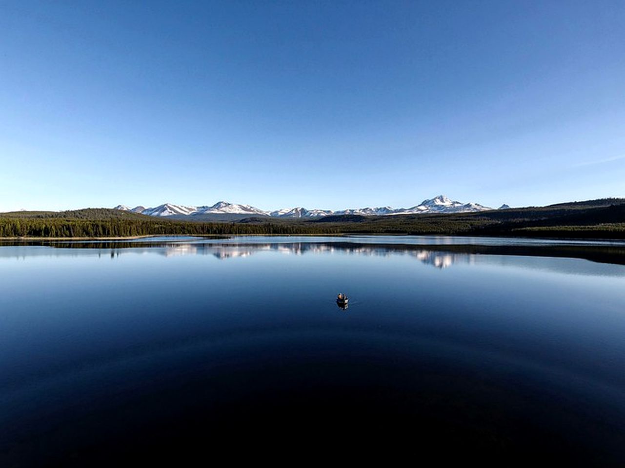 Cozy Cabin Rental on Chaunigan Lake in Nemaiah Valley, British Columbia