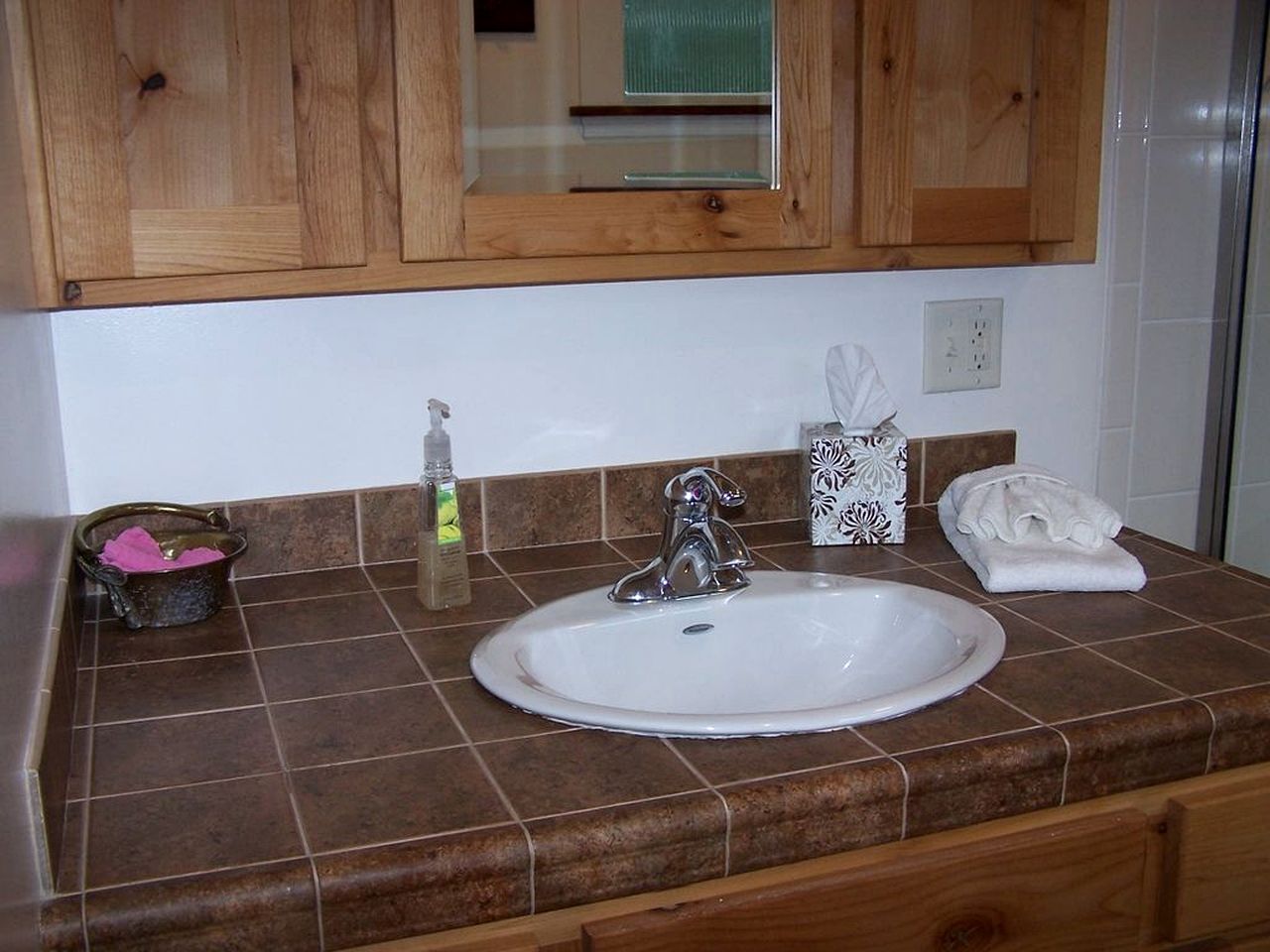 Beautiful Three-Bedroom Cottage Rental on Coquille River in Bandon, Oregon