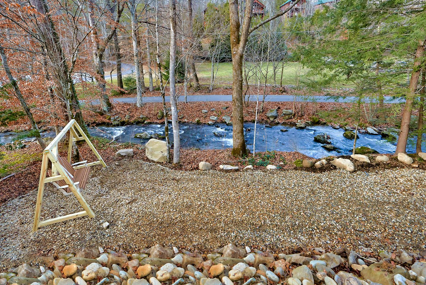 Romantic Cabin Getaway on Webb Creek near Gatlinburg in East Tennessee