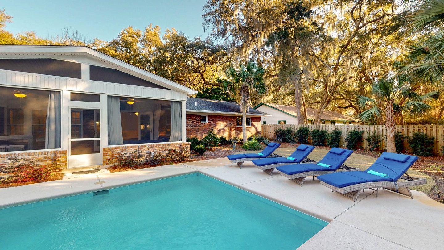 Modern Rental Ideal for Families with Private Pool in Georgia