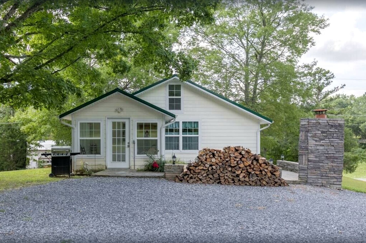 Secluded Serenity: Discover the Art of Glamping in the Great Smoky Mountains, Tennessee