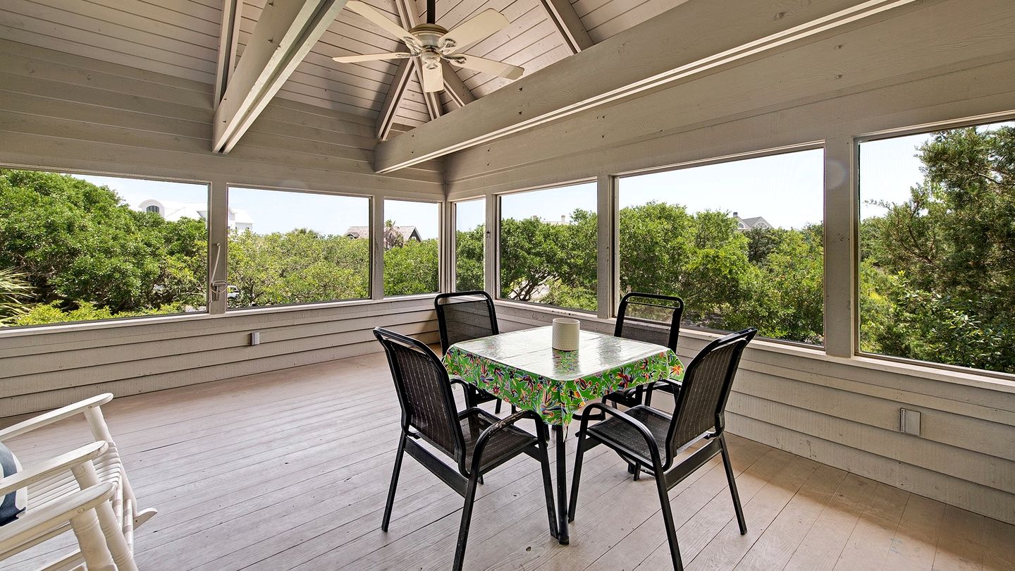 Gorgeous Pet-Friendly Oceanfront Retreat in Gated Community, Georgetown, South Carolina