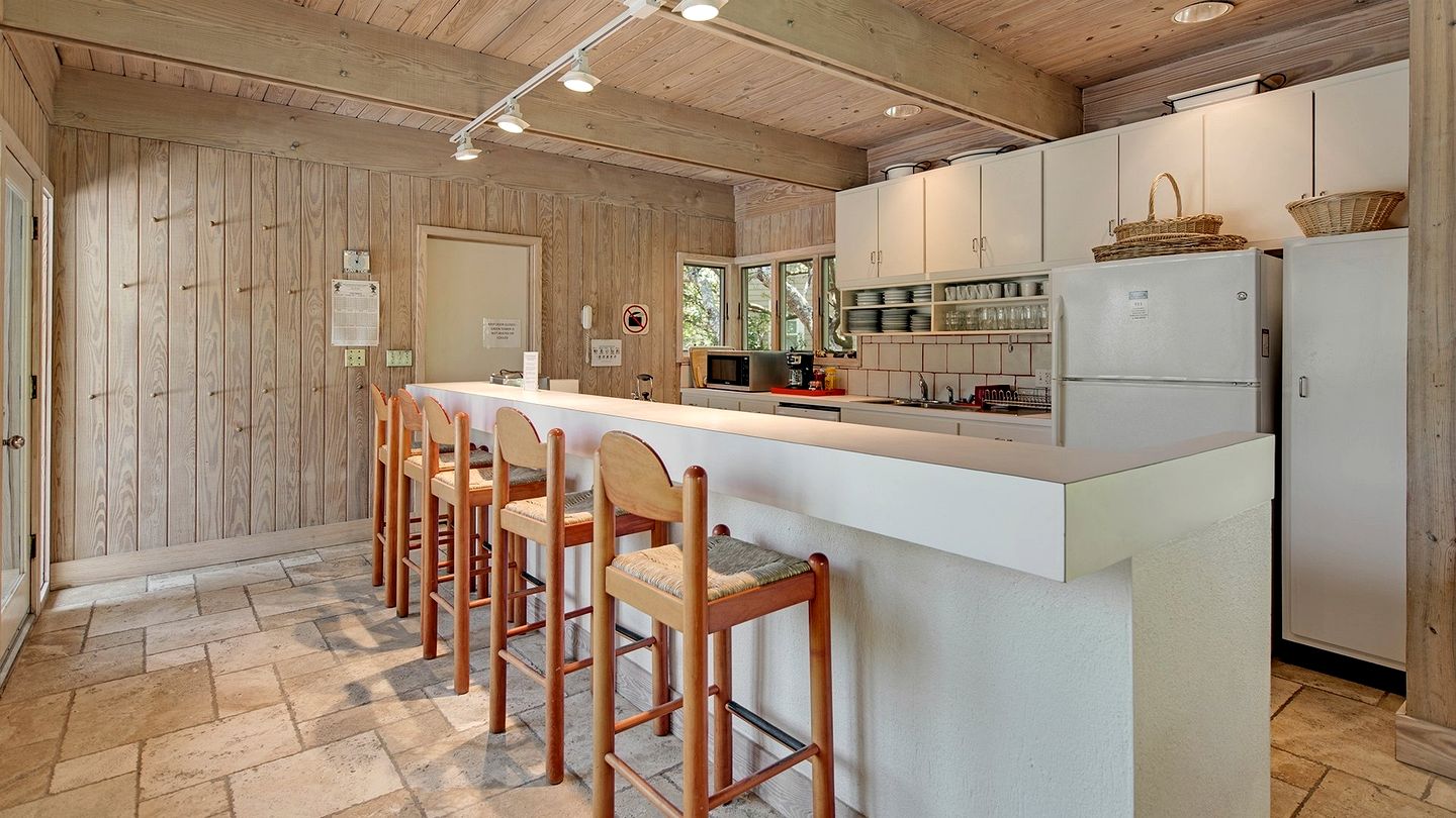 Gorgeous Pet-Friendly Oceanfront Retreat in Gated Community, Georgetown, South Carolina