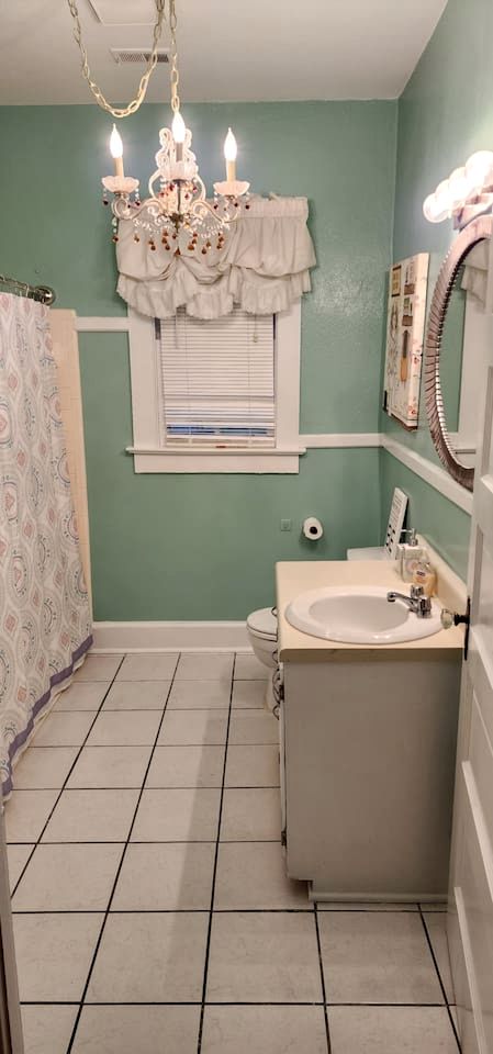 Picturesque Cottage with Pond Views Great for Family Getaways in Georgia