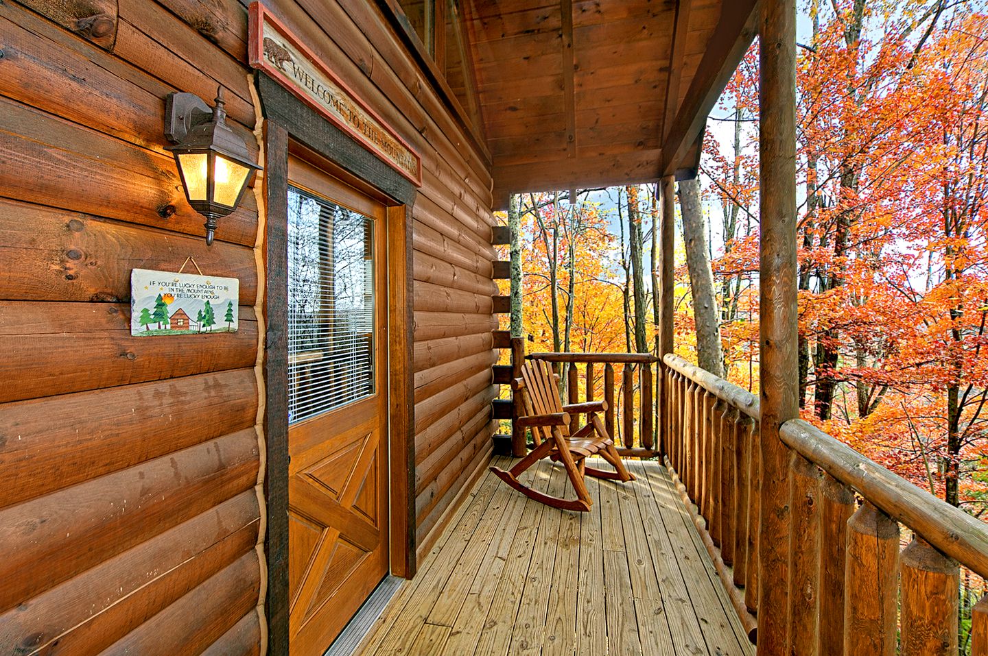 Impressive Cabin with a Private Indoor Pool and Hot Tub in Sevierville, Tennessee