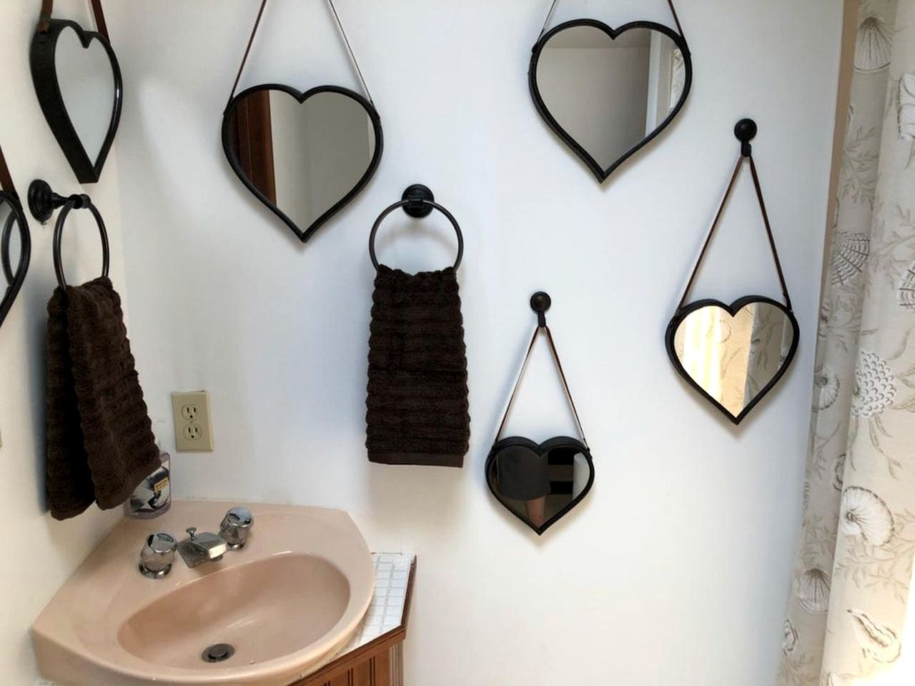 Peaceful Riverfront Cottage Rental near the Chesapeake Bay in Virginia