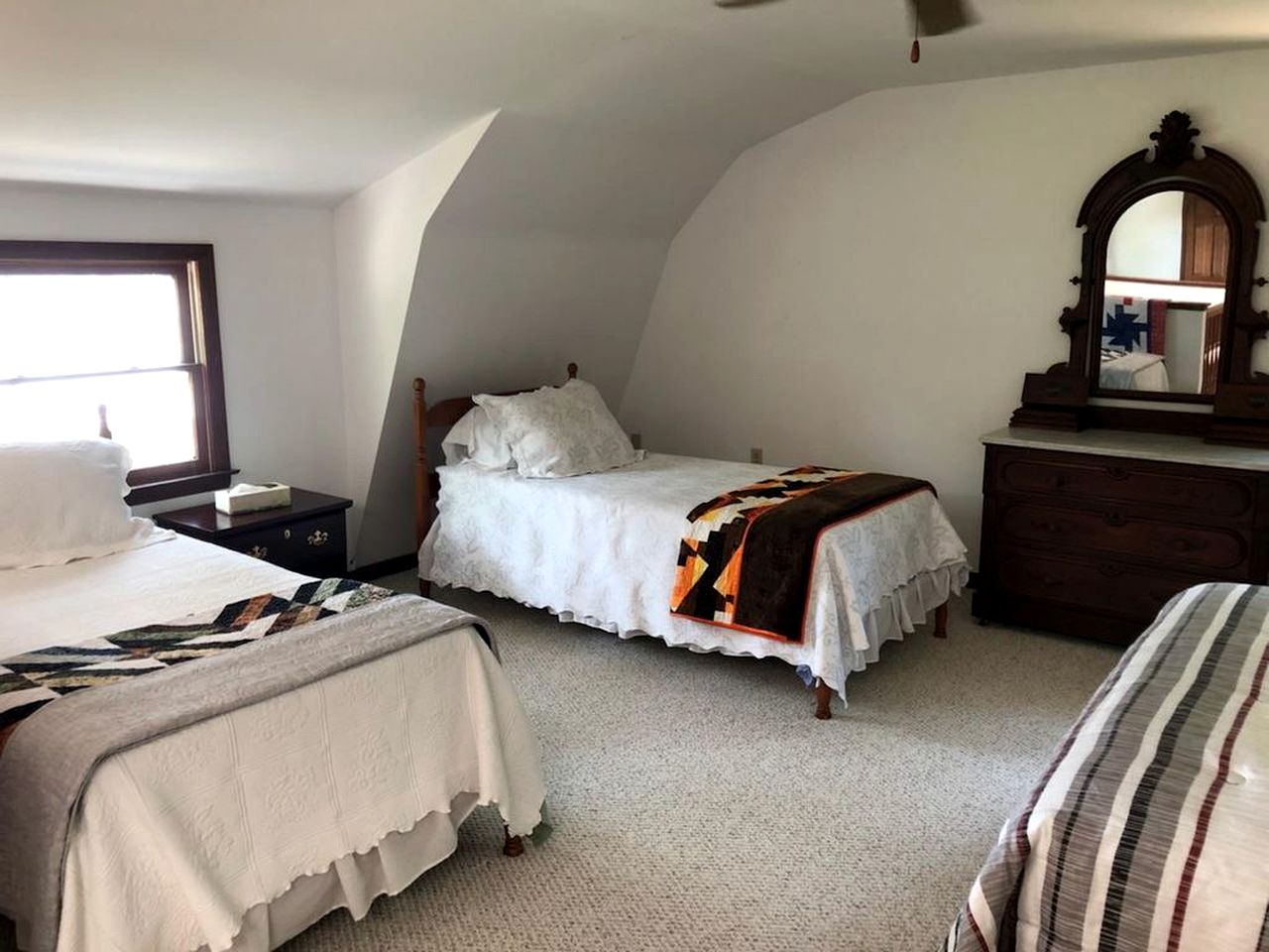 Peaceful Riverfront Cottage Rental near the Chesapeake Bay in Virginia