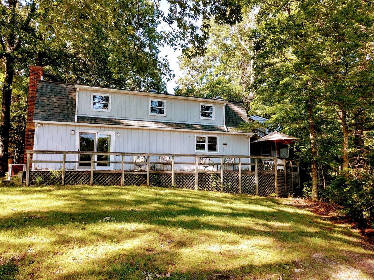 Peaceful Riverfront Cottage Rental near the Chesapeake Bay in Virginia