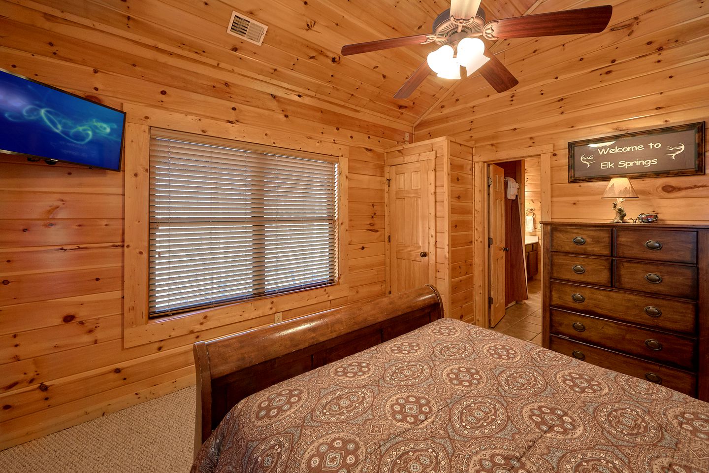 Spacious Cabin Rental with a Games Room for a Family Getaway in the Smokies, Tennessee