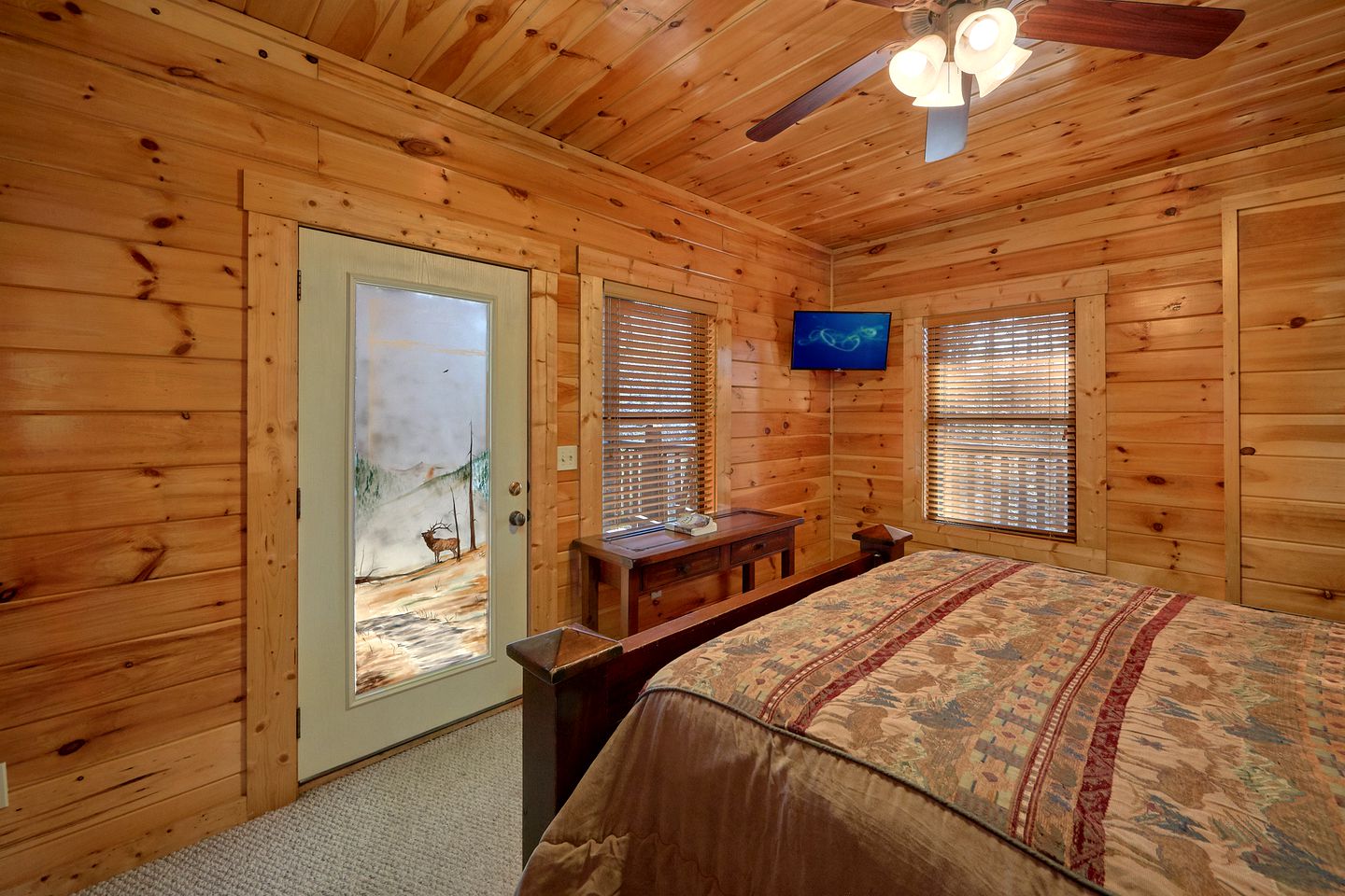 Spacious Cabin Rental with a Games Room for a Family Getaway in the Smokies, Tennessee