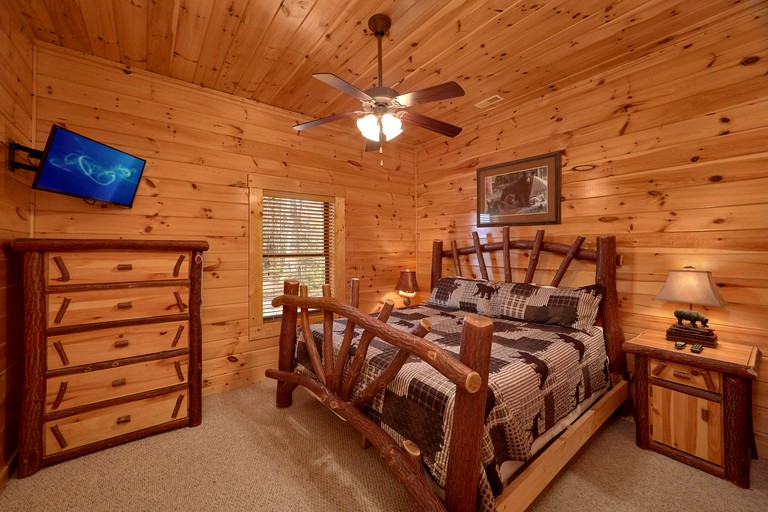 Cabins (United States, Gatlinburg, Tennessee)