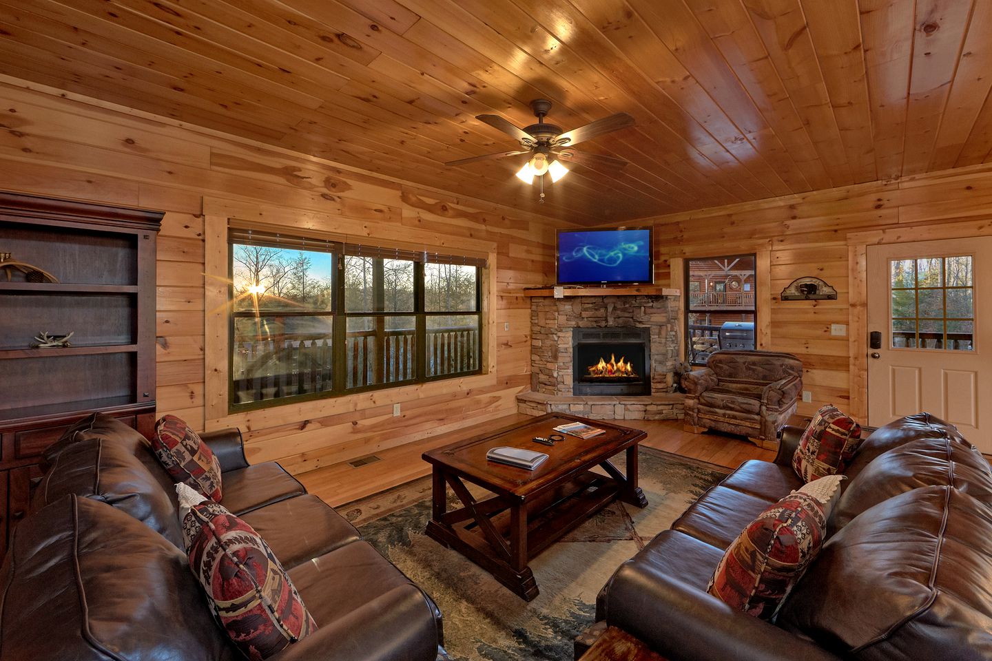 Spacious Cabin Rental with a Games Room for a Family Getaway in the Smokies, Tennessee