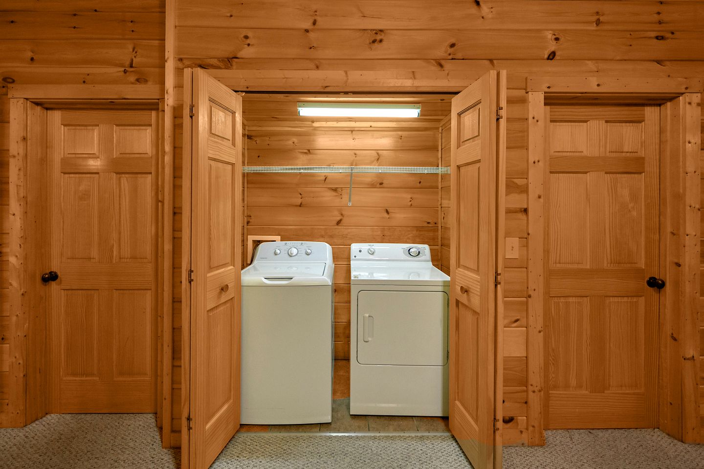 Spacious Cabin Rental with a Games Room for a Family Getaway in the Smokies, Tennessee