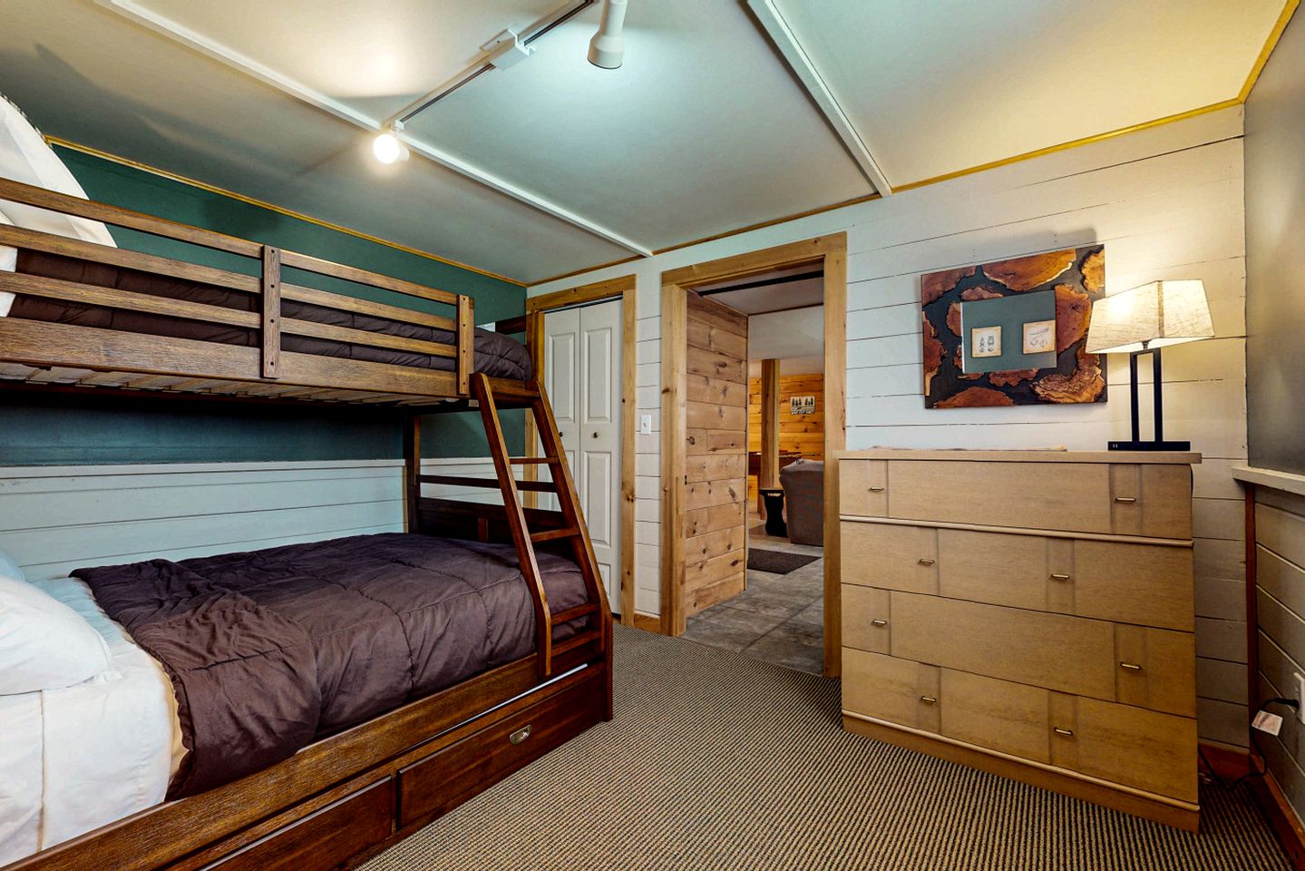 Spellbinding Secluded Cabin Oasis Near Moosehead Lake, Maine