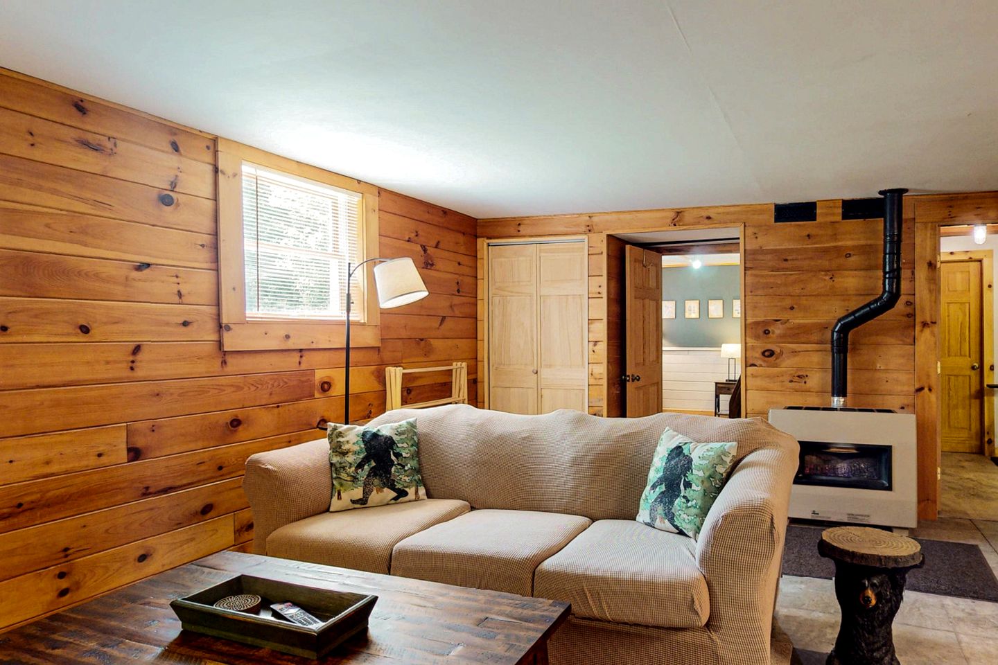 Spellbinding Secluded Cabin Oasis Near Moosehead Lake, Maine