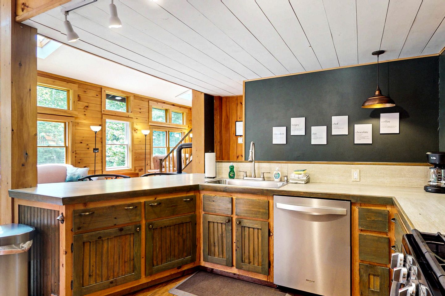 Spellbinding Secluded Cabin Oasis Near Moosehead Lake, Maine