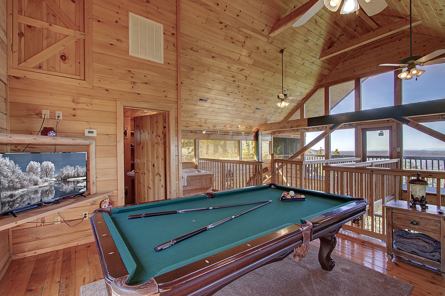 Stunning Mountain View Cabin with Hot Tub & Game Room near Pigeon Forge, Sevierville TN