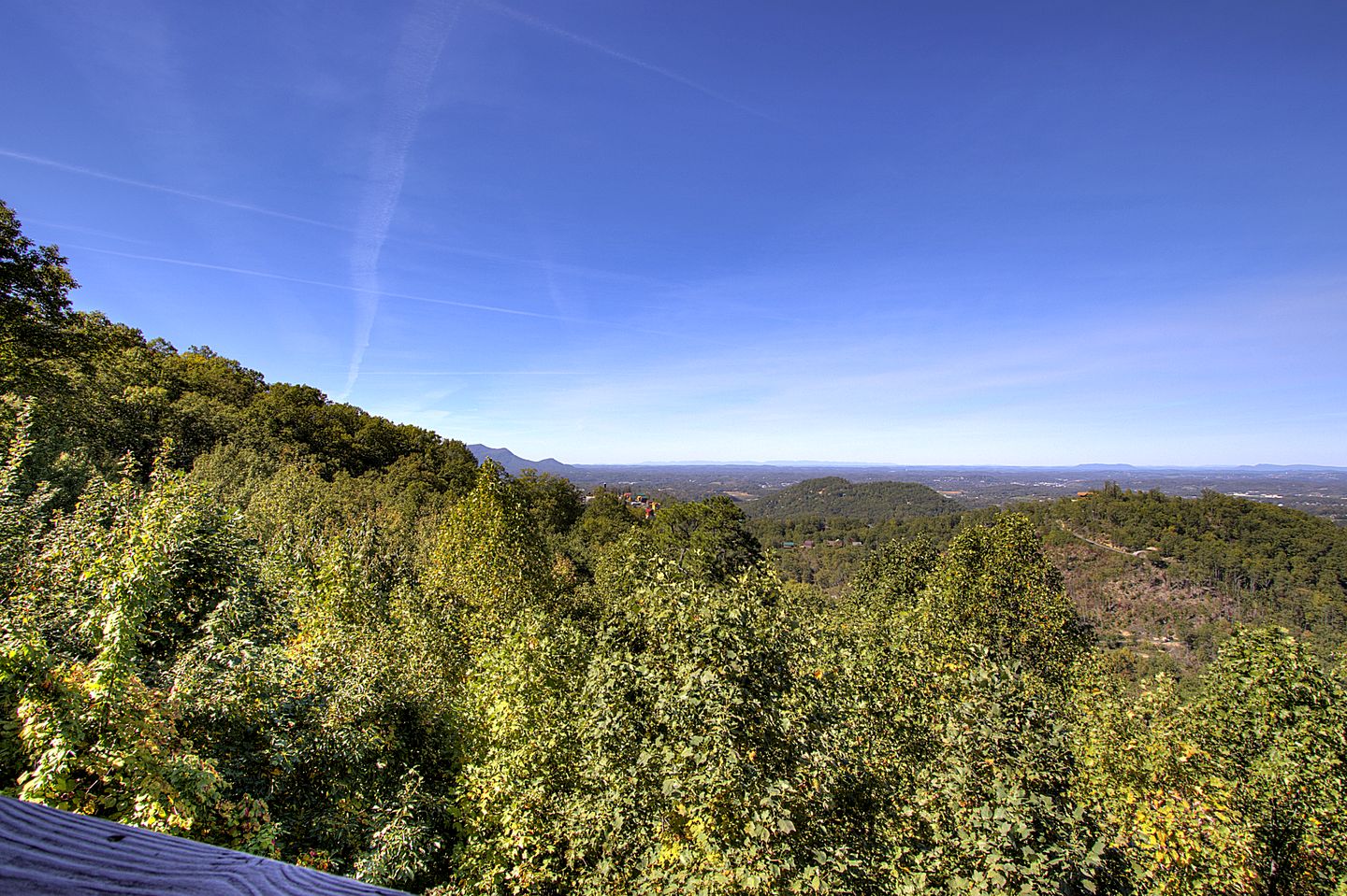Stunning Mountain View Cabin with Hot Tub & Game Room near Pigeon Forge, Sevierville TN