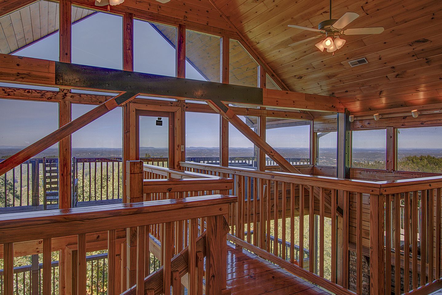Stunning Mountain View Cabin with Hot Tub & Game Room near Pigeon Forge, Sevierville TN