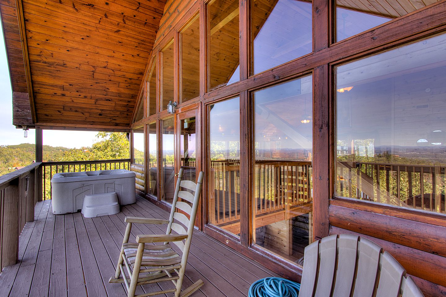 Stunning Mountain View Cabin with Hot Tub & Game Room near Pigeon Forge, Sevierville TN