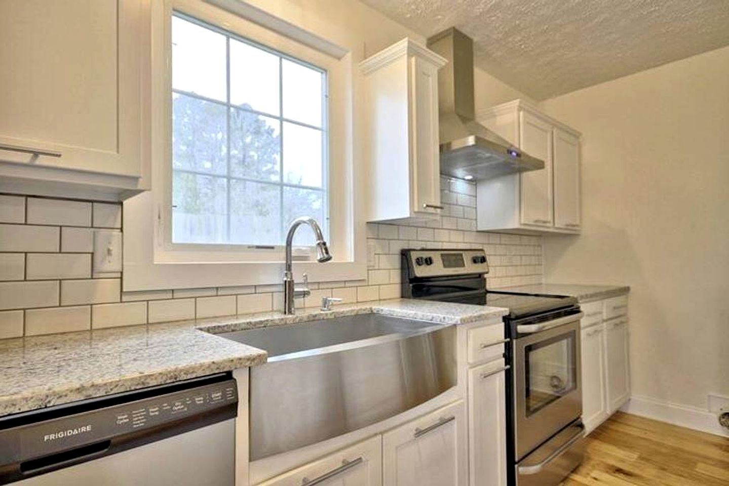 Modern, Rustic Farmhouse Vacation Rental with a Deck in Clarksville, Tennessee