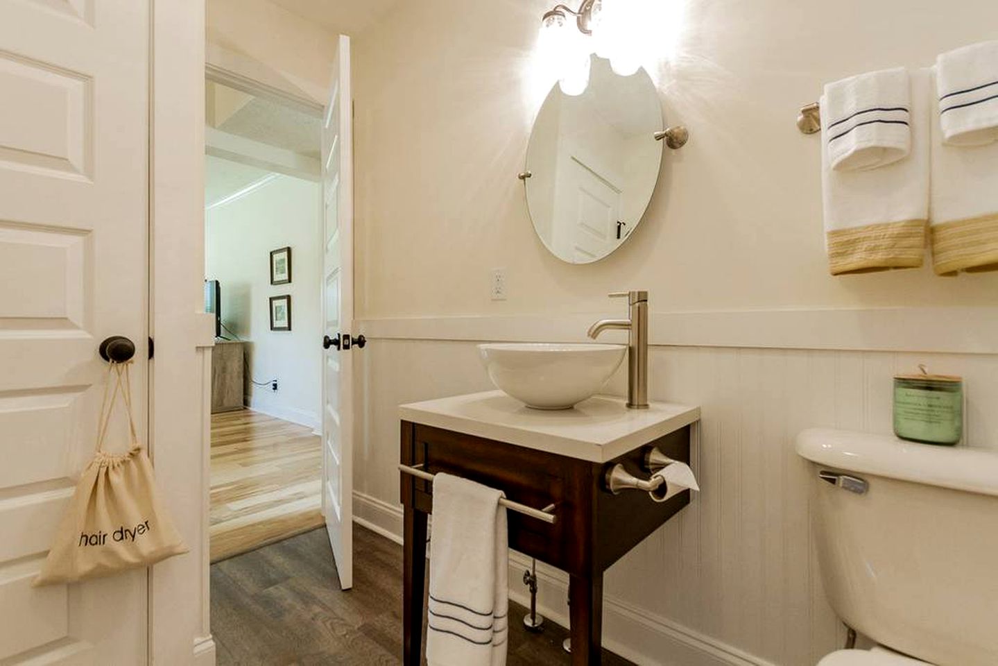 Modern, Rustic Farmhouse Vacation Rental with a Deck in Clarksville, Tennessee