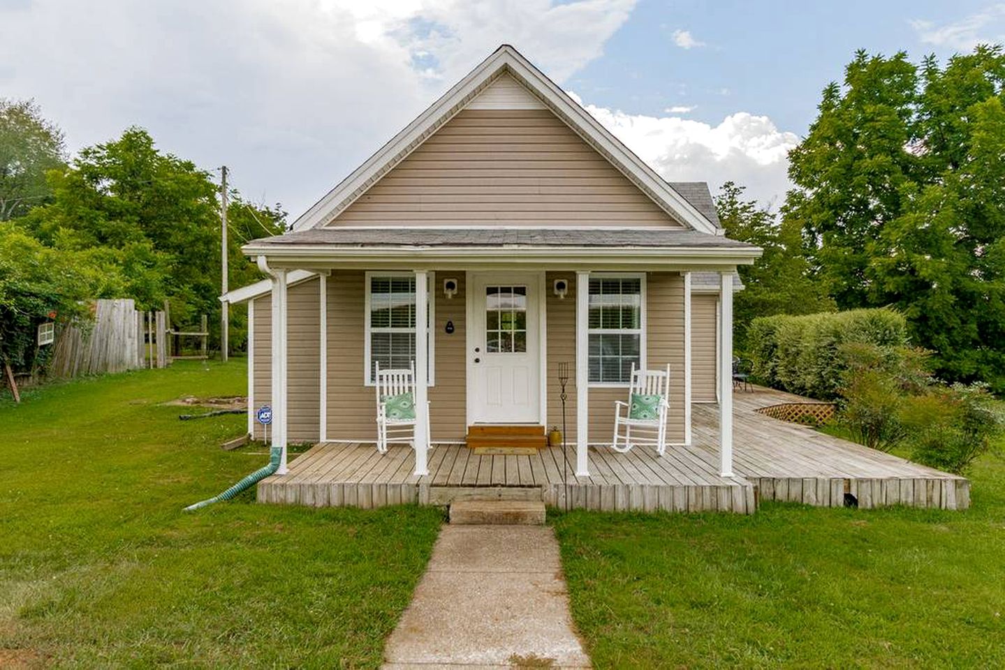 Tiny Houses (Clarksville, Tennessee, United States)