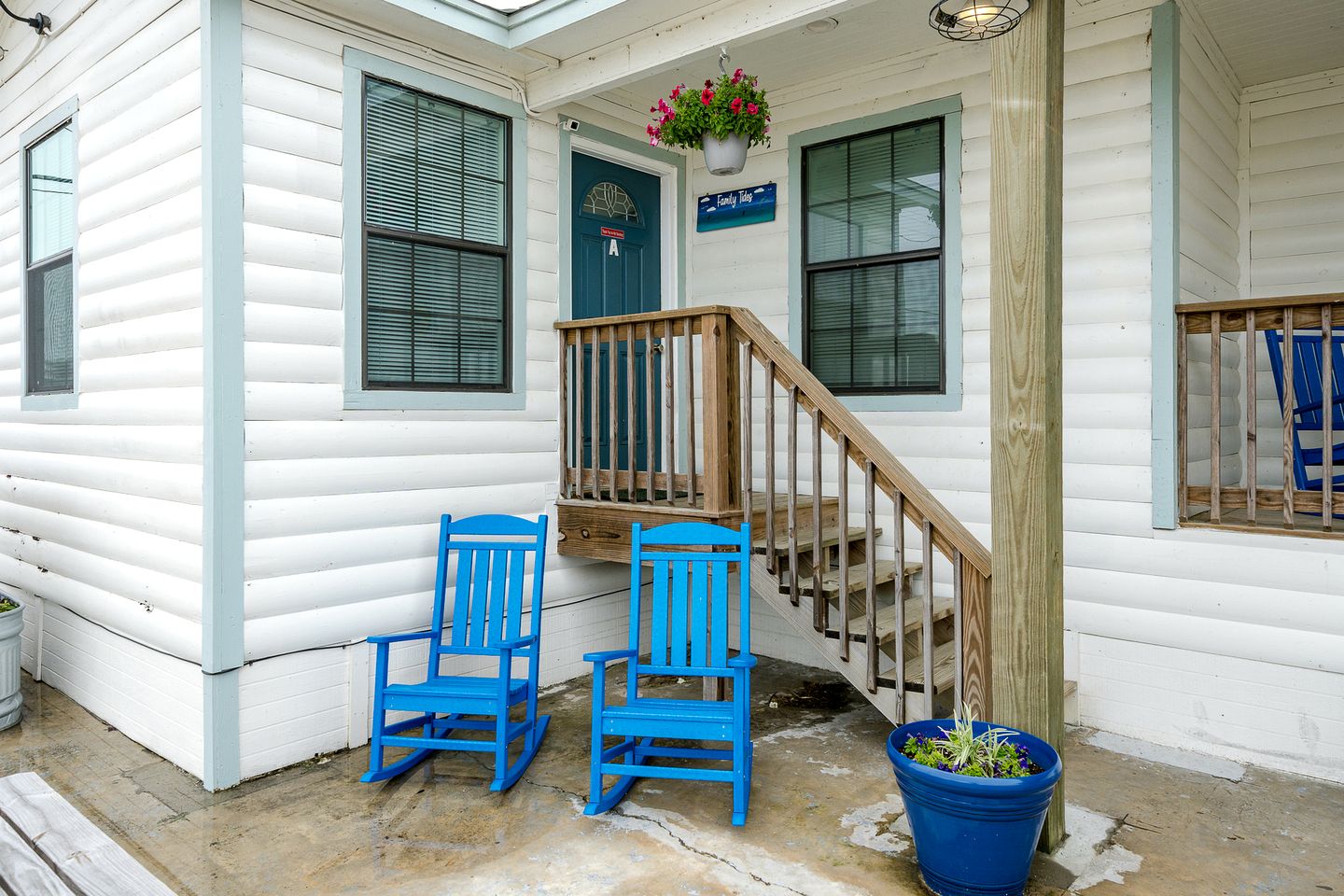 Equipped Cabin Perfect for Small Groups or Families in Rockport, Texas