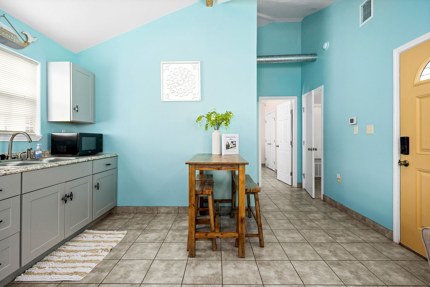 Equipped Cabin Perfect for Small Groups or Families in Rockport, Texas