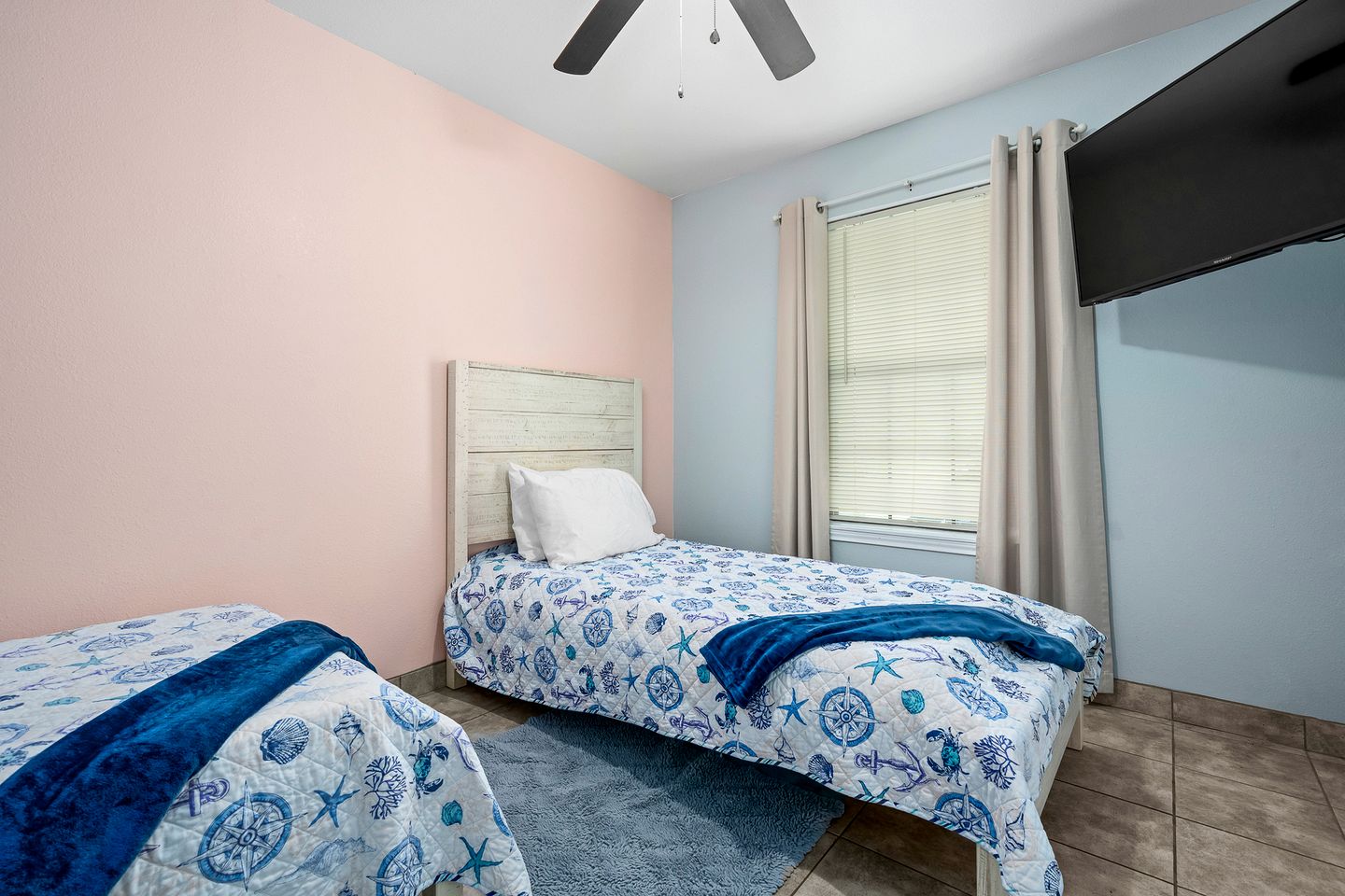Equipped Cabin Perfect for Small Groups or Families in Rockport, Texas