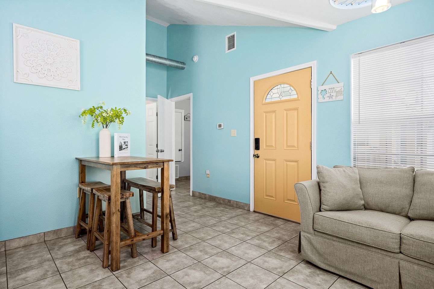 Equipped Cabin Perfect for Small Groups or Families in Rockport, Texas