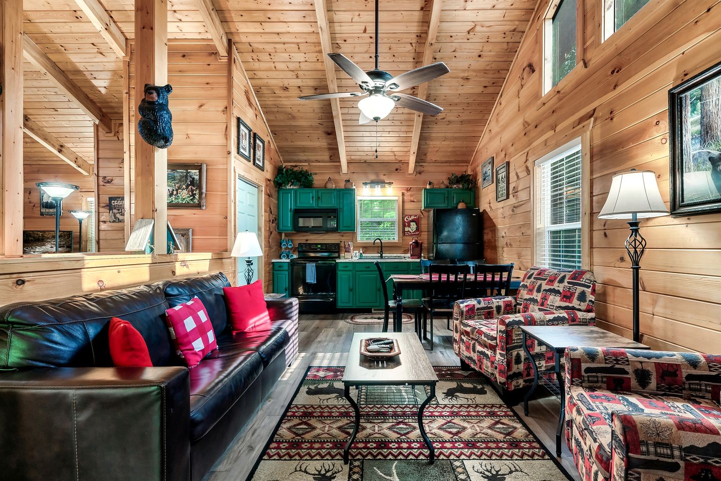 Cozy Cabin Close to Amazing Activities in Gatlinburg, Tennessee