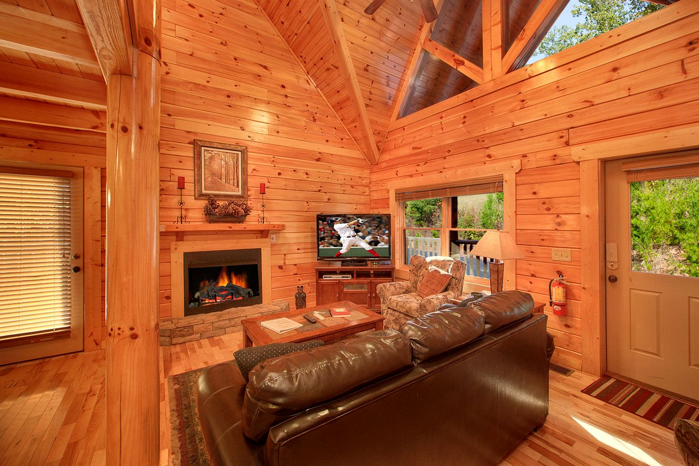 Luxury Cabin Getaway Ideal for the Whole Family in Gatlinburg, East Tennessee