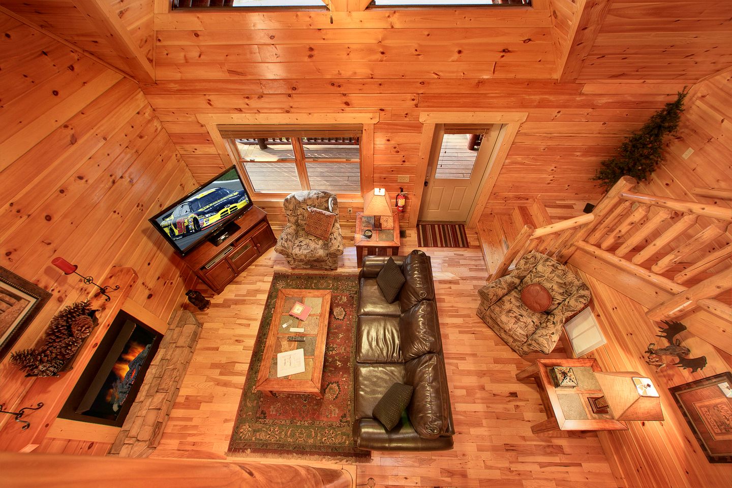 Luxury Cabin Getaway Ideal for the Whole Family in Gatlinburg, East Tennessee