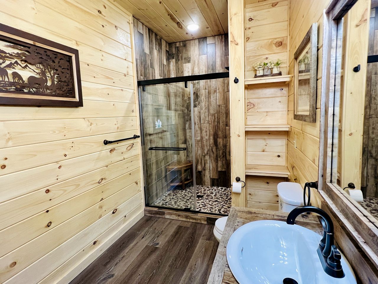 Delightful Log Cabin with Hot Tub, Pool Table, and Smoky Mountain Views in Sevierville, Tennessee