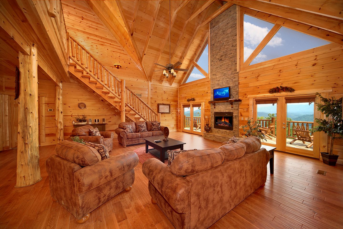 Secluded Log Cabin near Douglas Lake in Sevierville, East Tennessee